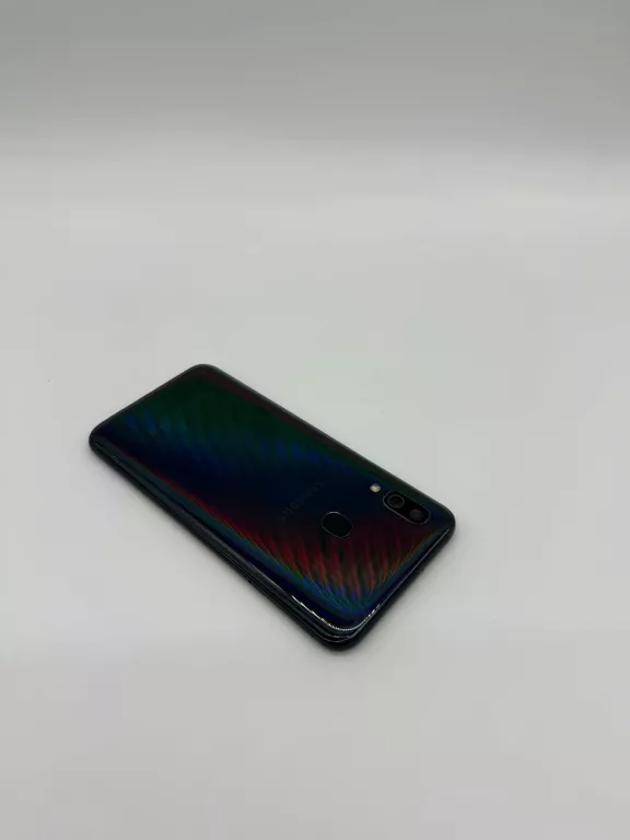 TELEFON SAMSUNG GALAXY A40 4/64GB SOLO DB STAN!