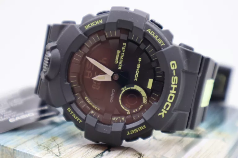ZEGAREK CASIO G-SHOCK SPECIALS G-SQUAD REFLECTOR BLUETOOTH SYNC STEP