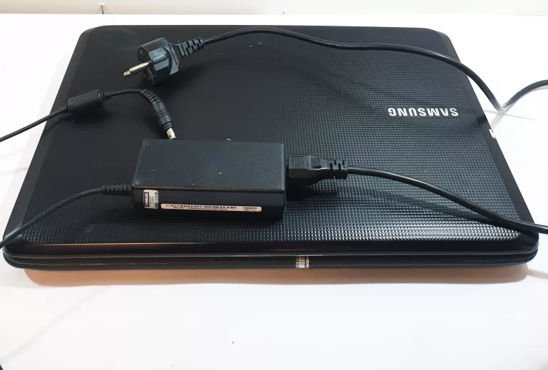 LAPTOP SAMSUNG NP-R530 3GB/320GB