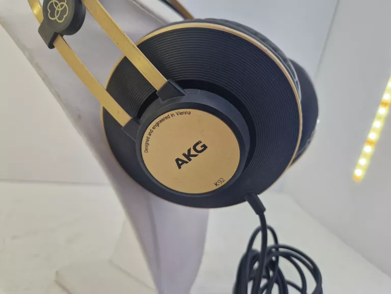 SŁUCHAWKI NAUSZNE AKG K92