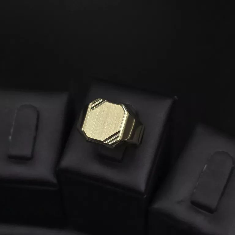 PIĘKNY ZŁOTY SYGNET 4,56 G 585 14K R. 25