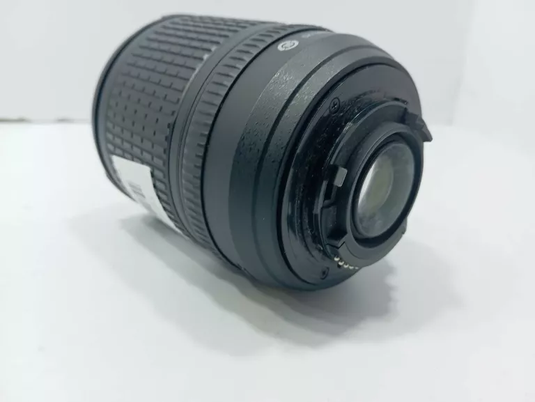 obiektyw-nikkor-18-135mm-f35-56-dx-af-s-nikon-nielapie-ostrosci-plamka-ean-gtin-4977271005118