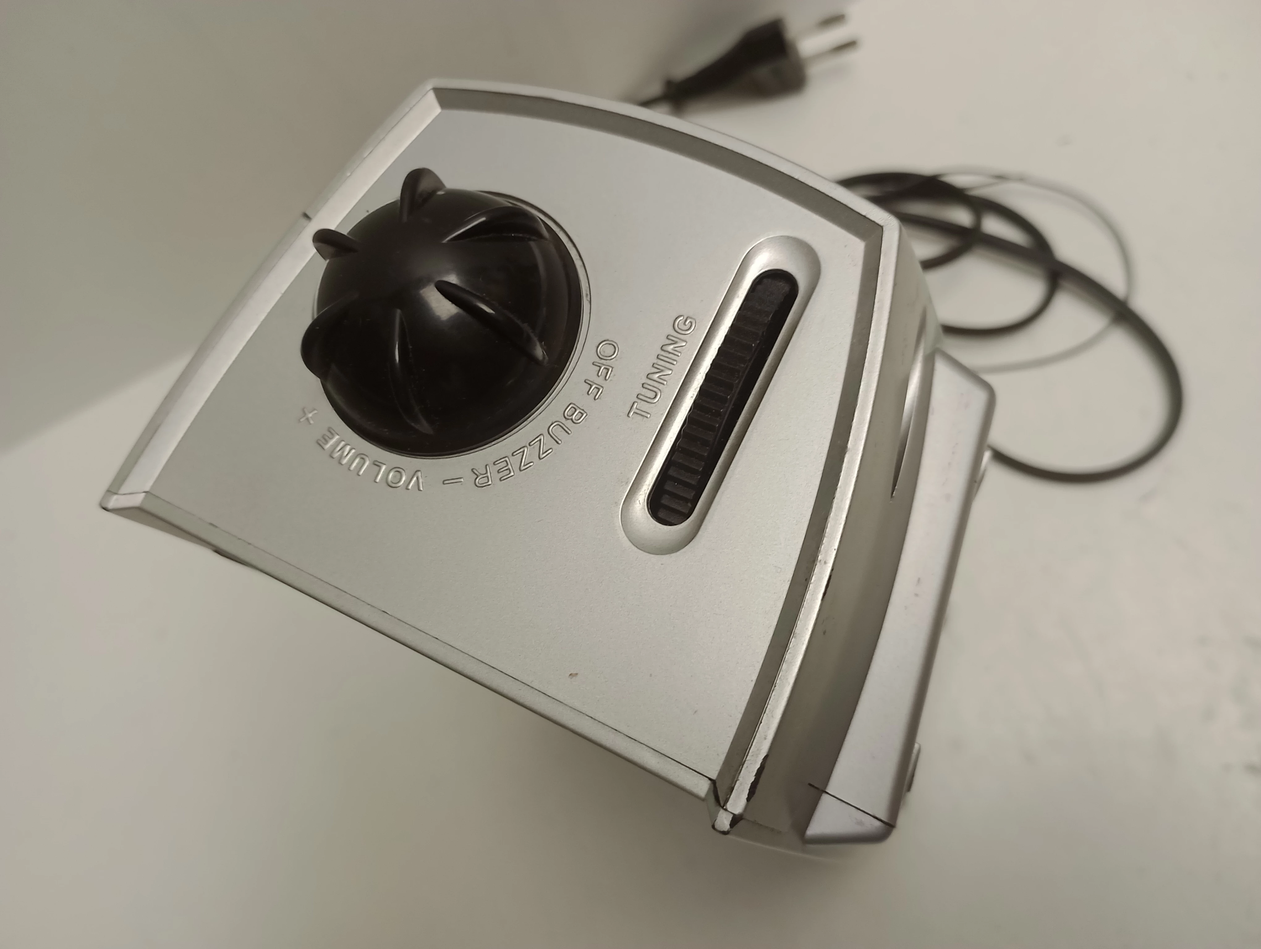 radiobudzik-livstar-szary-stan-11323-2