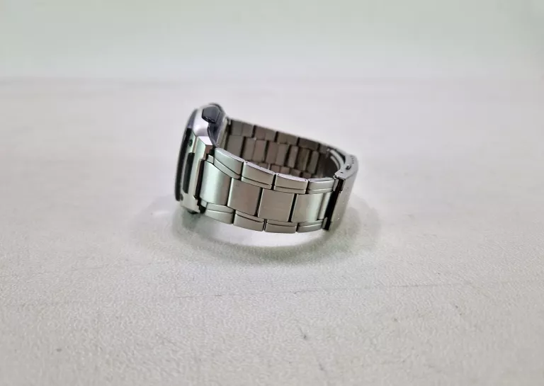 ZEGAREK MĘSKI NARĘCZNY CASIO AW-81