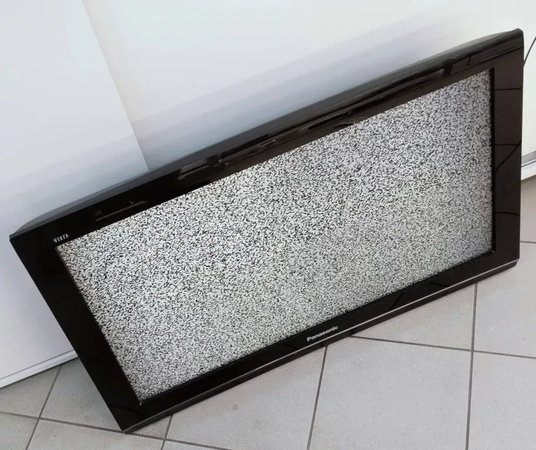 TELEWIZOR LCD PANASONIC TX-37LZ8P + PILOT