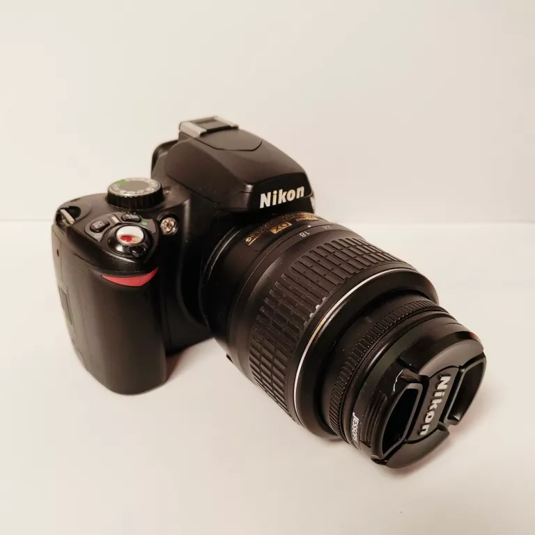 NIKON D60 + NIKKOR VR 18-55 MM VR KIT