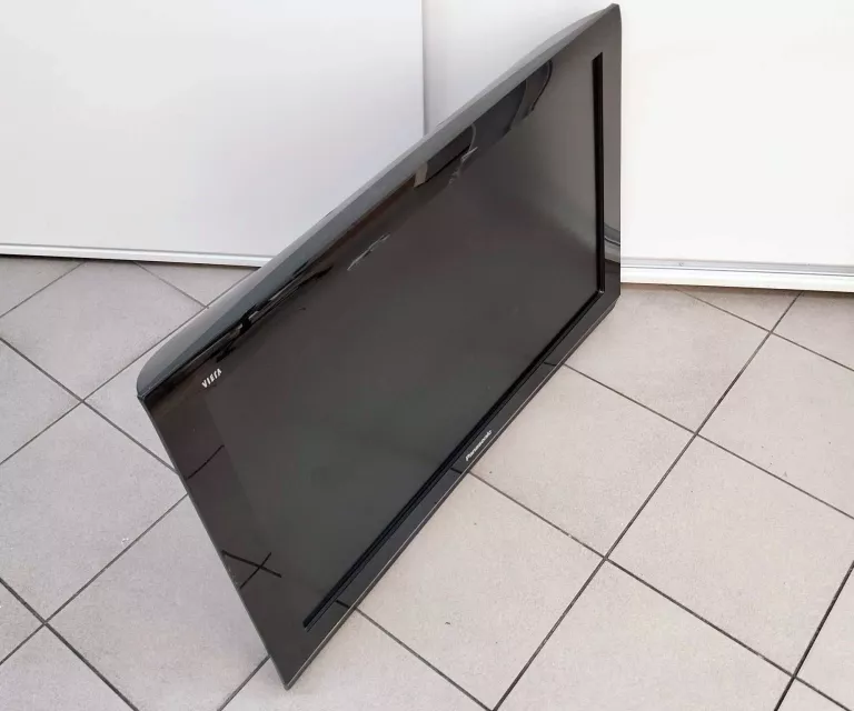 TELEWIZOR LCD PANASONIC TX-37LZ8P + PILOT