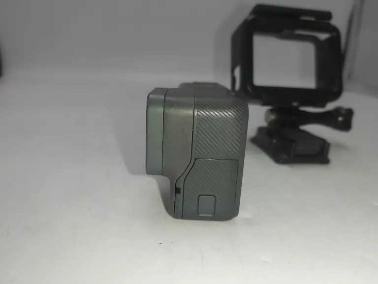 KAMERA SPORTOWA GOPRO HERO 6 + RAMKA OCHRONNA!