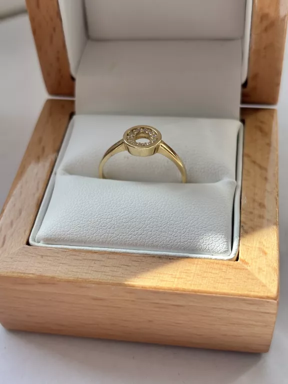 DELIKATNY ZŁOTY PIERŚCIONEK 585 14K– NATURA I ELEGANCJA