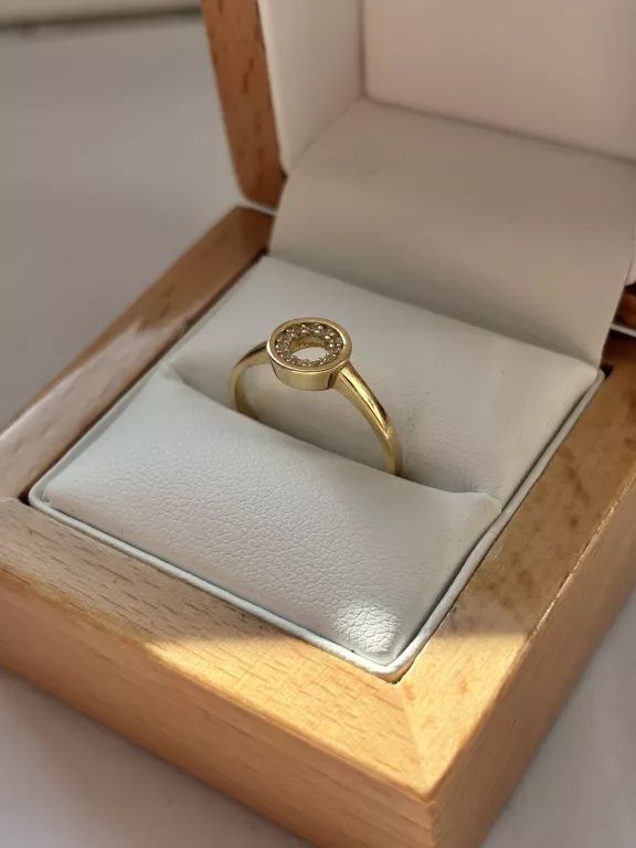 delikatny-zloty-pierscionek-585-14k-natura-i-elegancja-material-15835-2