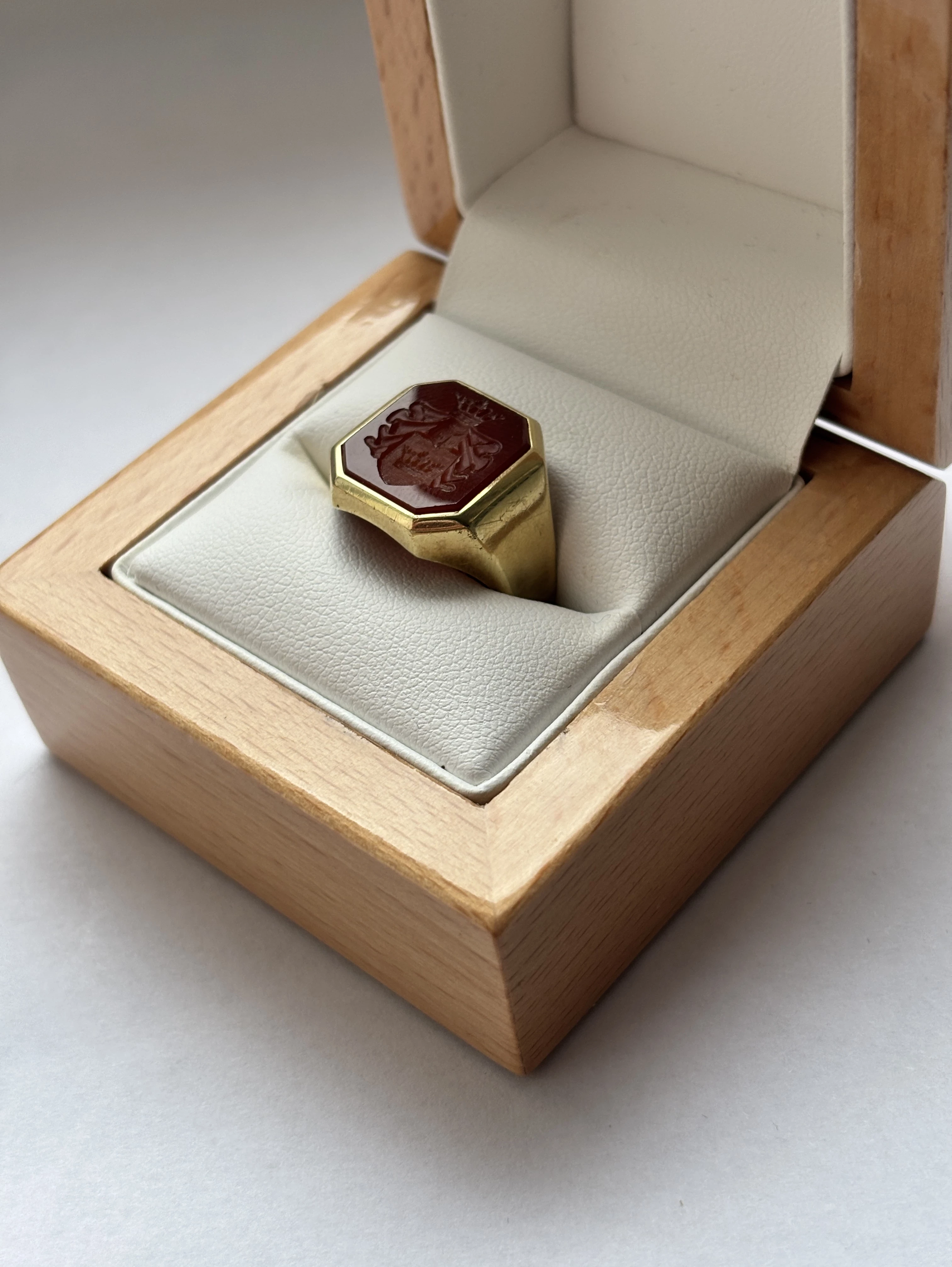 zloty-sygnet-585-14k-maly-detal-wielki-efekt-material-17128-2