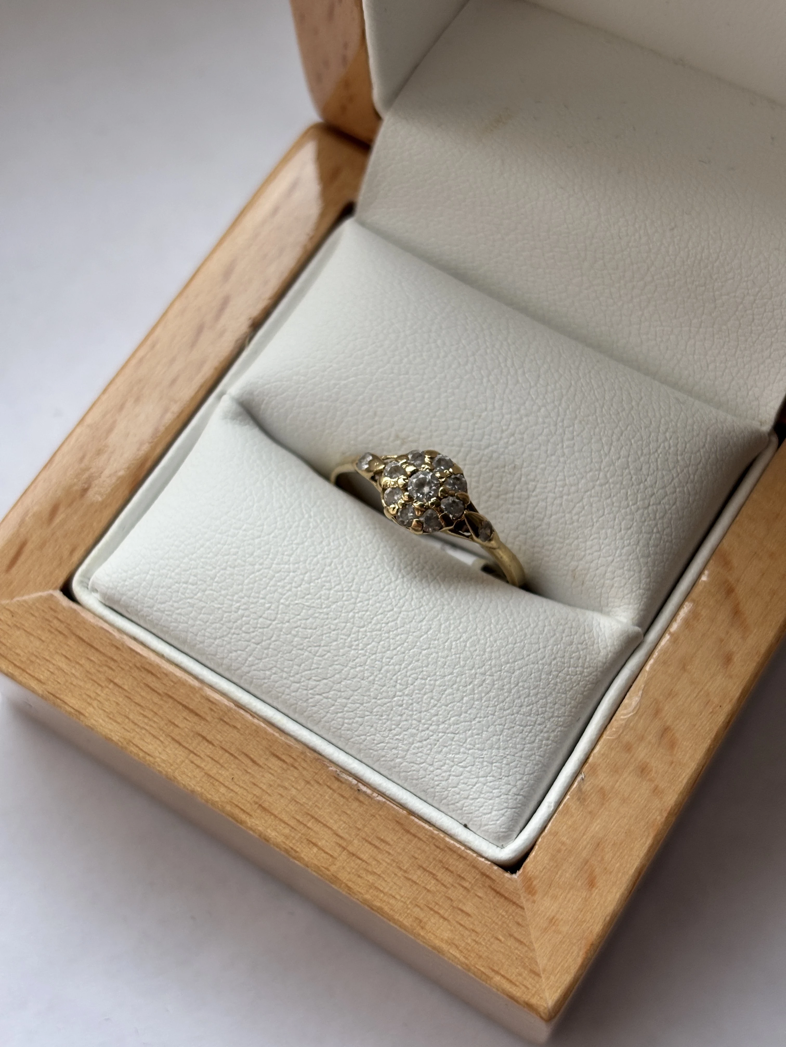 zloty-pierscionek-585-klasyka-ktora-nie-przemija-kamien-17088-128