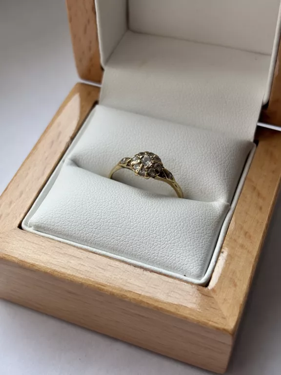 zloty-pierscionek-585-klasyka-ktora-nie-przemija-rodzaj-2205-2