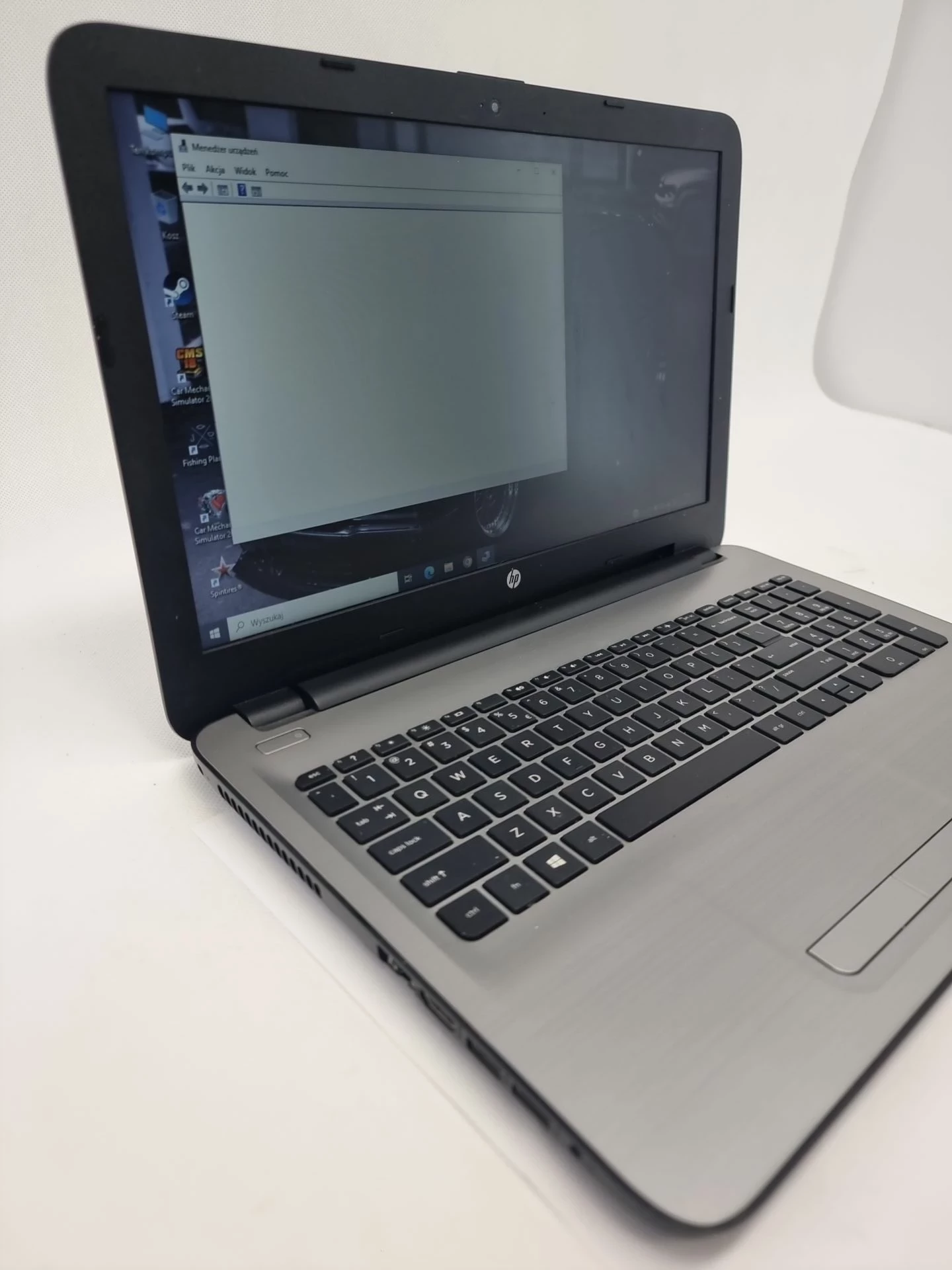 laptop-hp-15-ay173nw-i7-7th-1tb-hdd-amd-radeon-przekatna-ekranu-1560