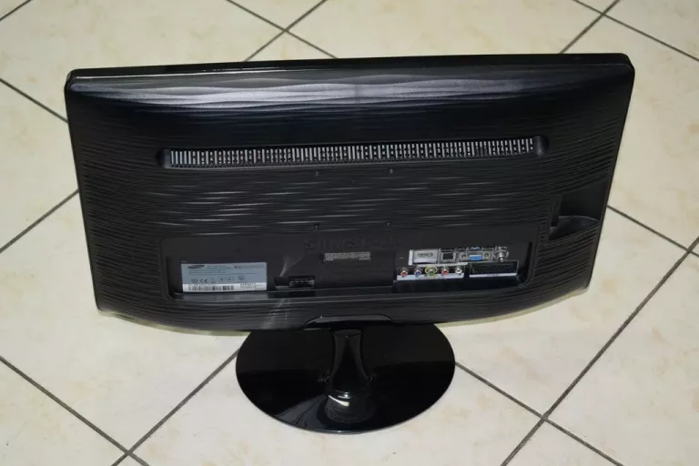TELEWIZOR/MONITOR SAMSUNG 23 CALE FULL HD OKAZJA