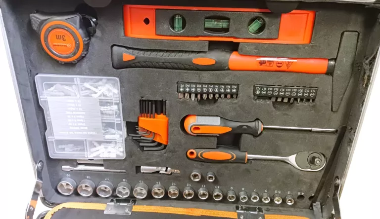 ZESTAW NARZĘDZI WERCKMANN PROFESSIONAL TOOLS W WALIZCE