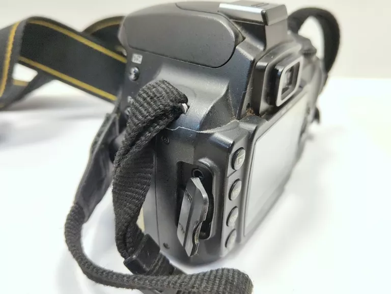 APARAT NIKON D60 BODY 11070 PRZEBIEG
