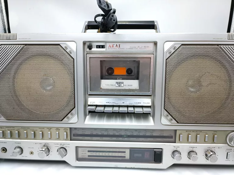 RADIOMAGNETOFON AKAI AJ-530 RETRO