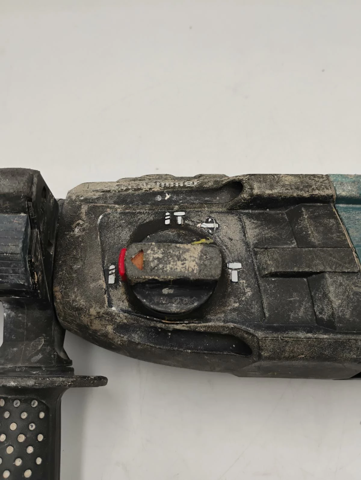 mlotowiertarka-bosch-professional-gbh-240-walizka-maksymalna-moc-79000