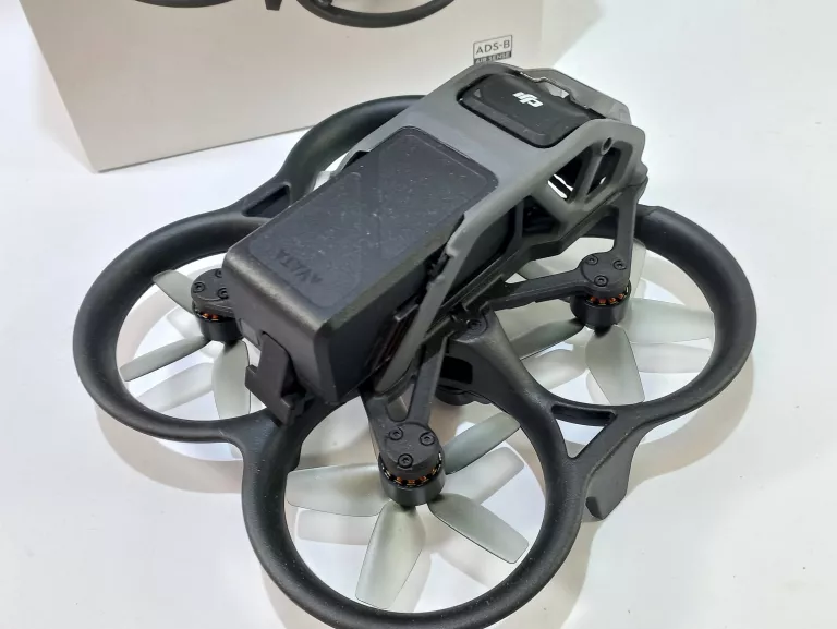 DRON DJI AVATA EXPLORER COMBO 2000 M
