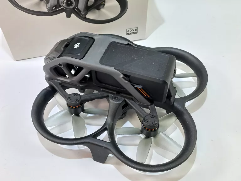 DRON DJI AVATA EXPLORER COMBO 2000 M