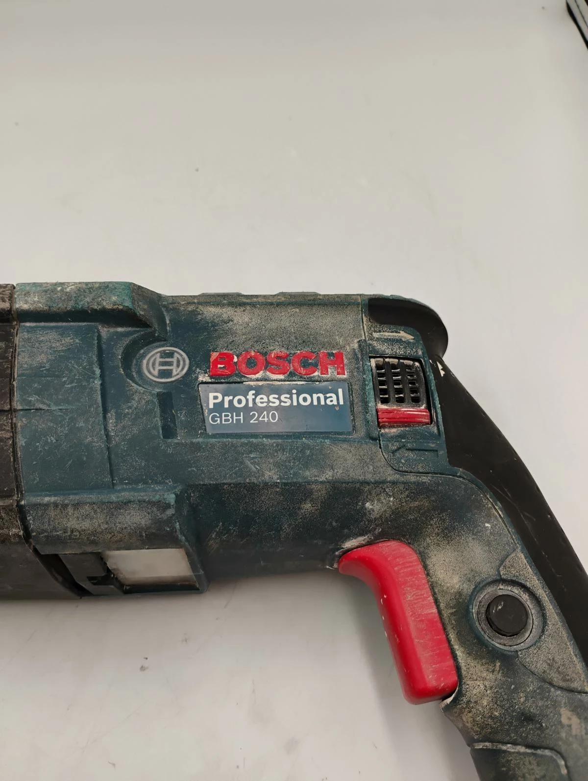 mlotowiertarka-bosch-professional-gbh-240-walizka-funkcyjnosc-205137-222601