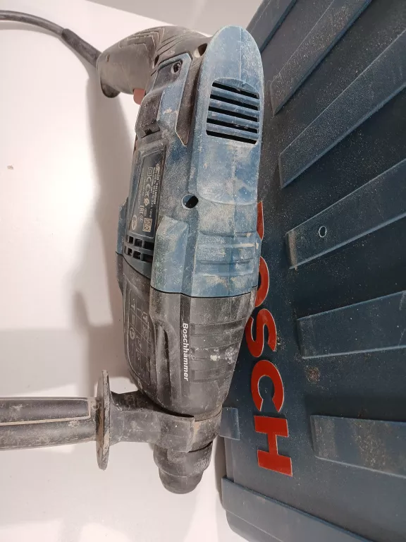 MŁOT UDAROWO-OBROTOWY BOSCH GBH 220 PROFESSIONAL 720 W
