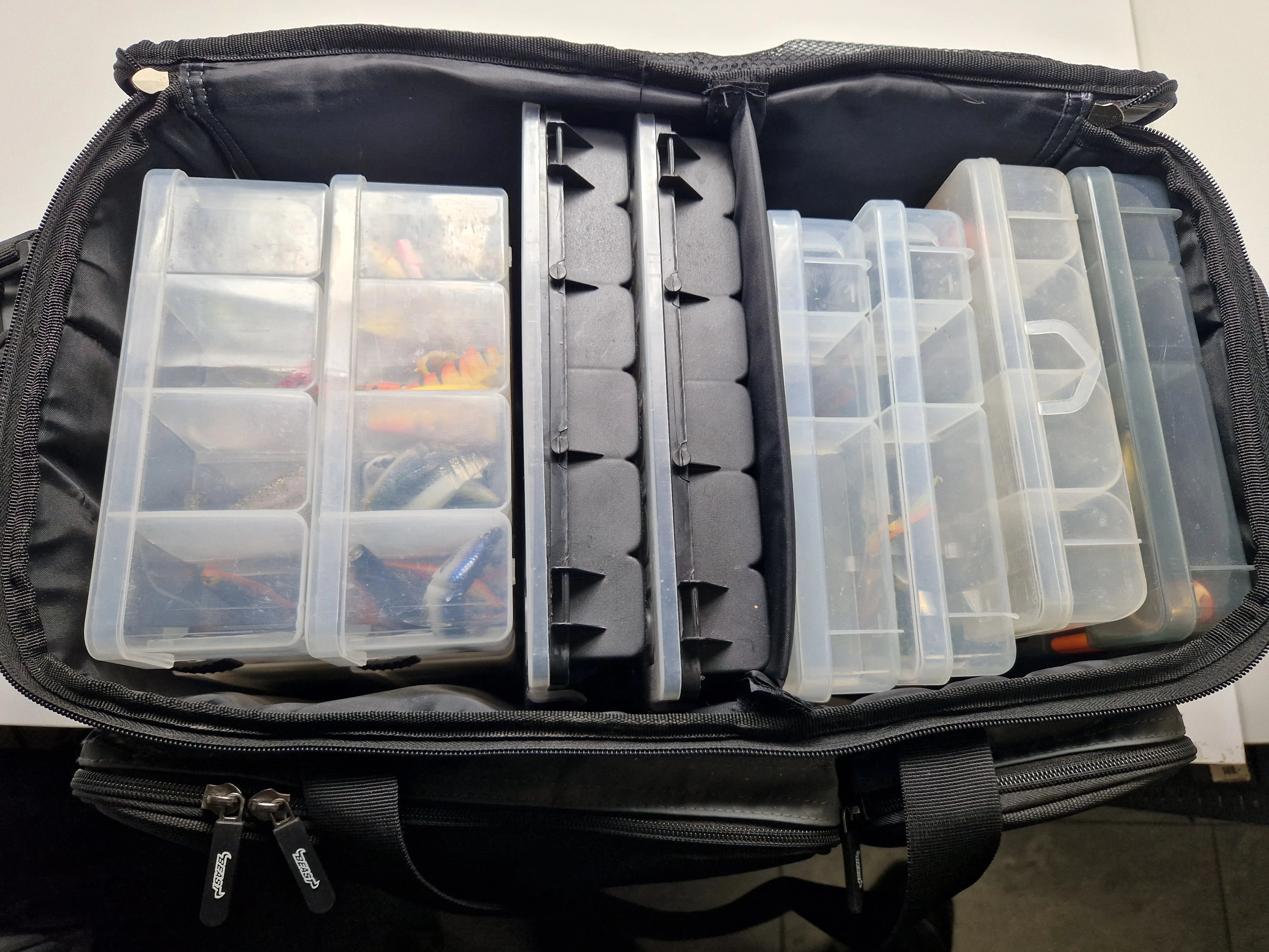 torba-wedkarska-abu-garcia-beast-z-akcersoramia-duzy-wybor-ean-gtin-036282995123