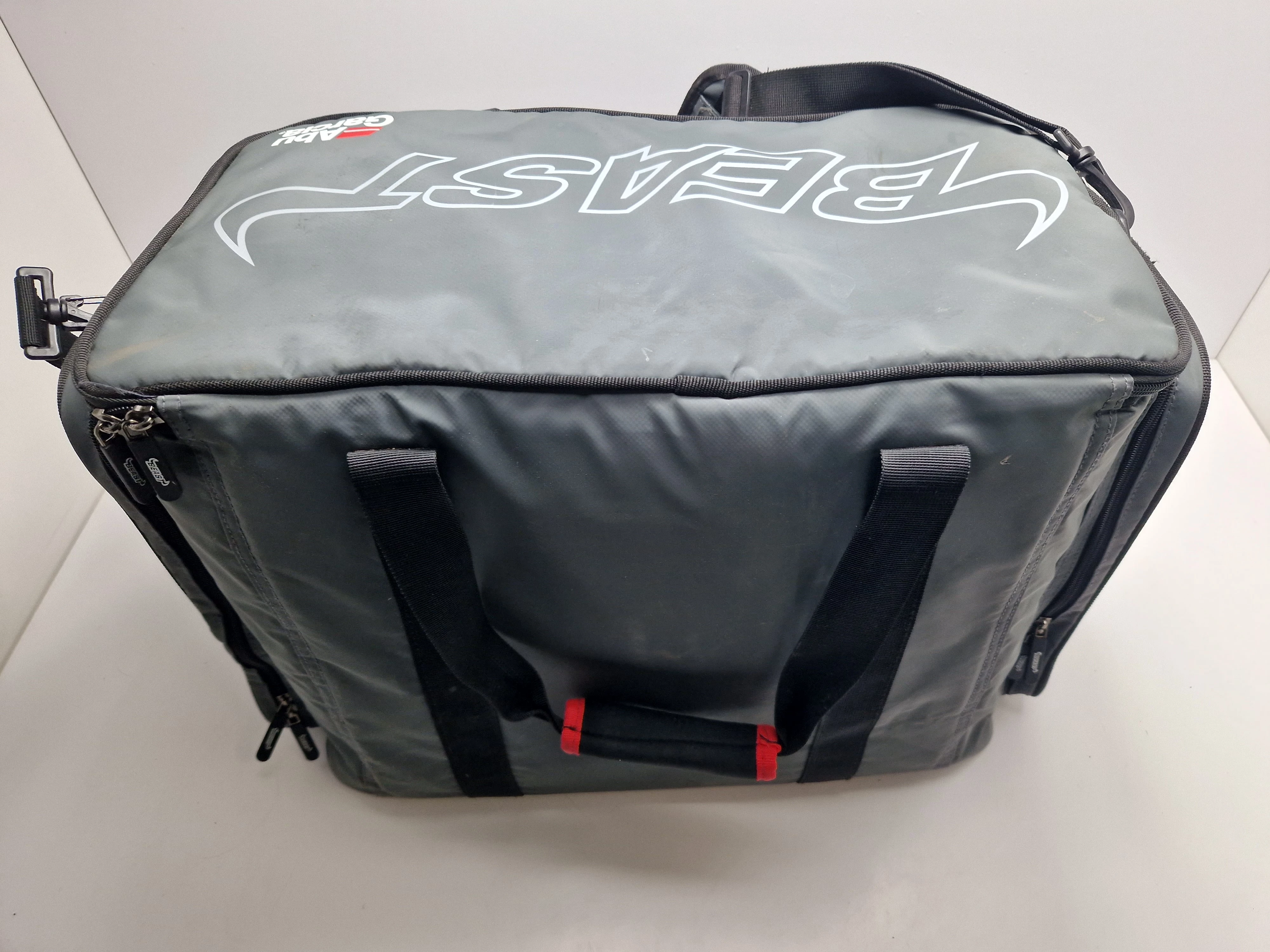 torba-wedkarska-abu-garcia-beast-z-akcersoramia-duzy-wybor-model-beast-pro-big-boat-bag
