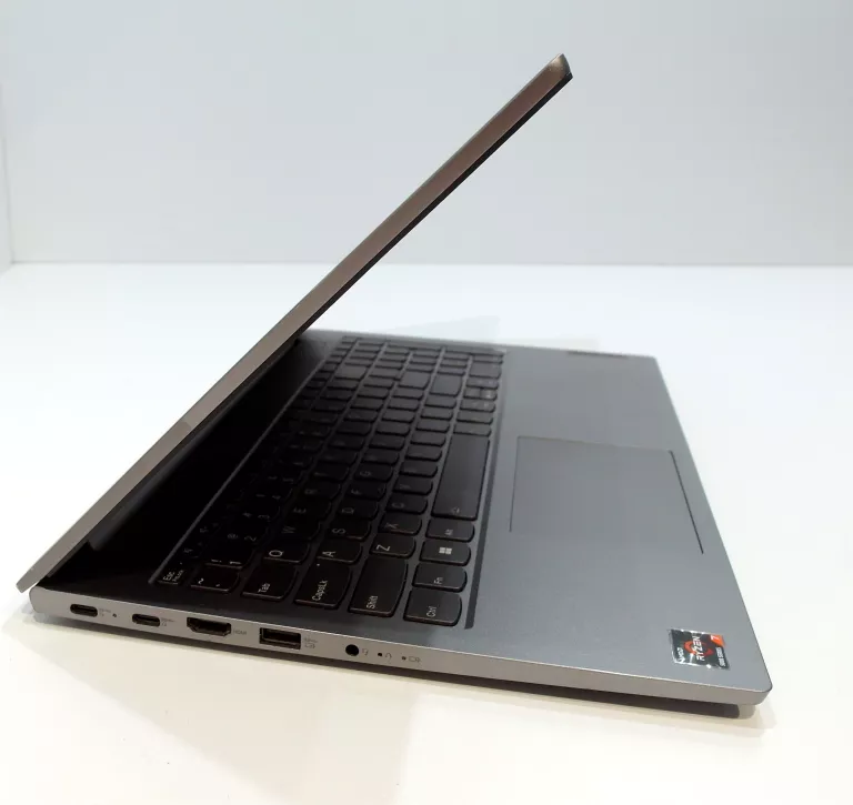 LAPTOP LENOVO 82XG0073PB 16" AMD RYZEN 7 16 GB/512 GB SREBRNY