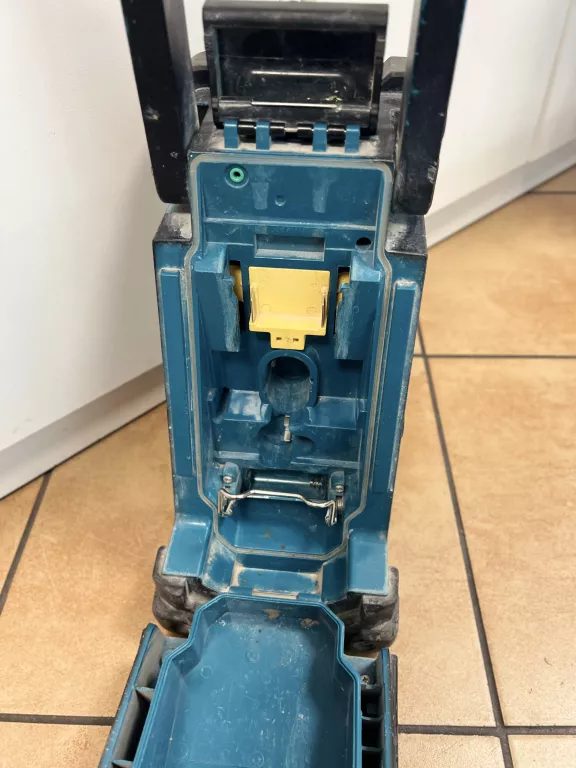 RADIO MAKITA