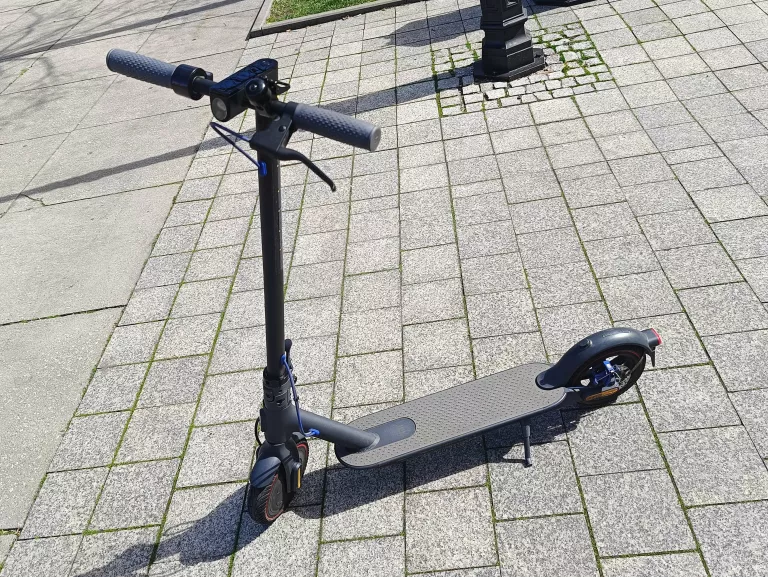 HULAJNOGA ELEKTRYCZNA XIAOMI MI ELECTRIC SCOOTER 3 600 W PRZEBIEG 16 KM