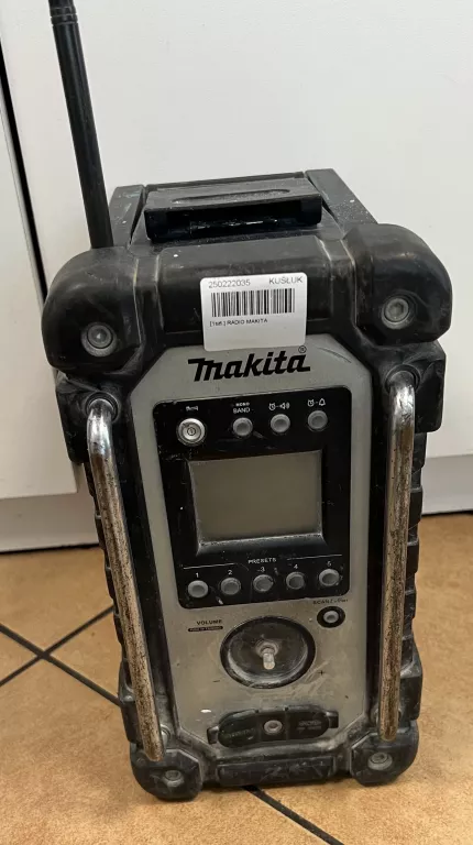 RADIO MAKITA