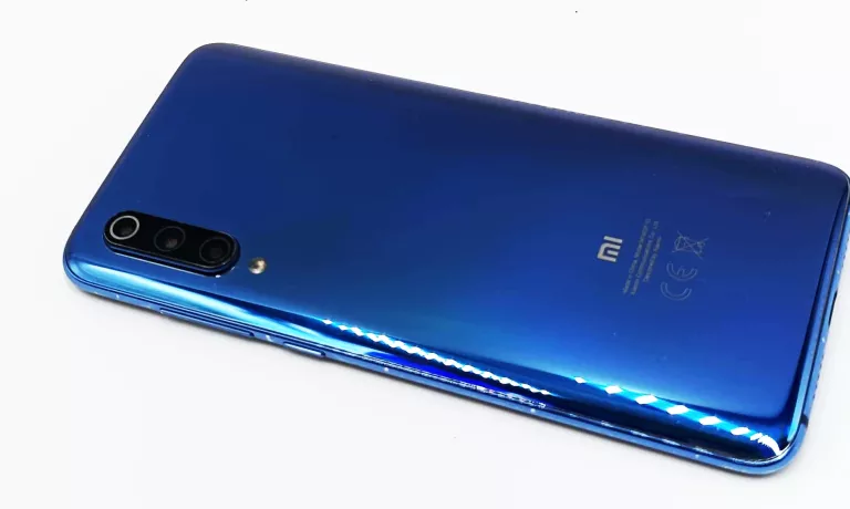 TELEFON XIAOMI MI 9 4GB/64GB + KOMPLET
