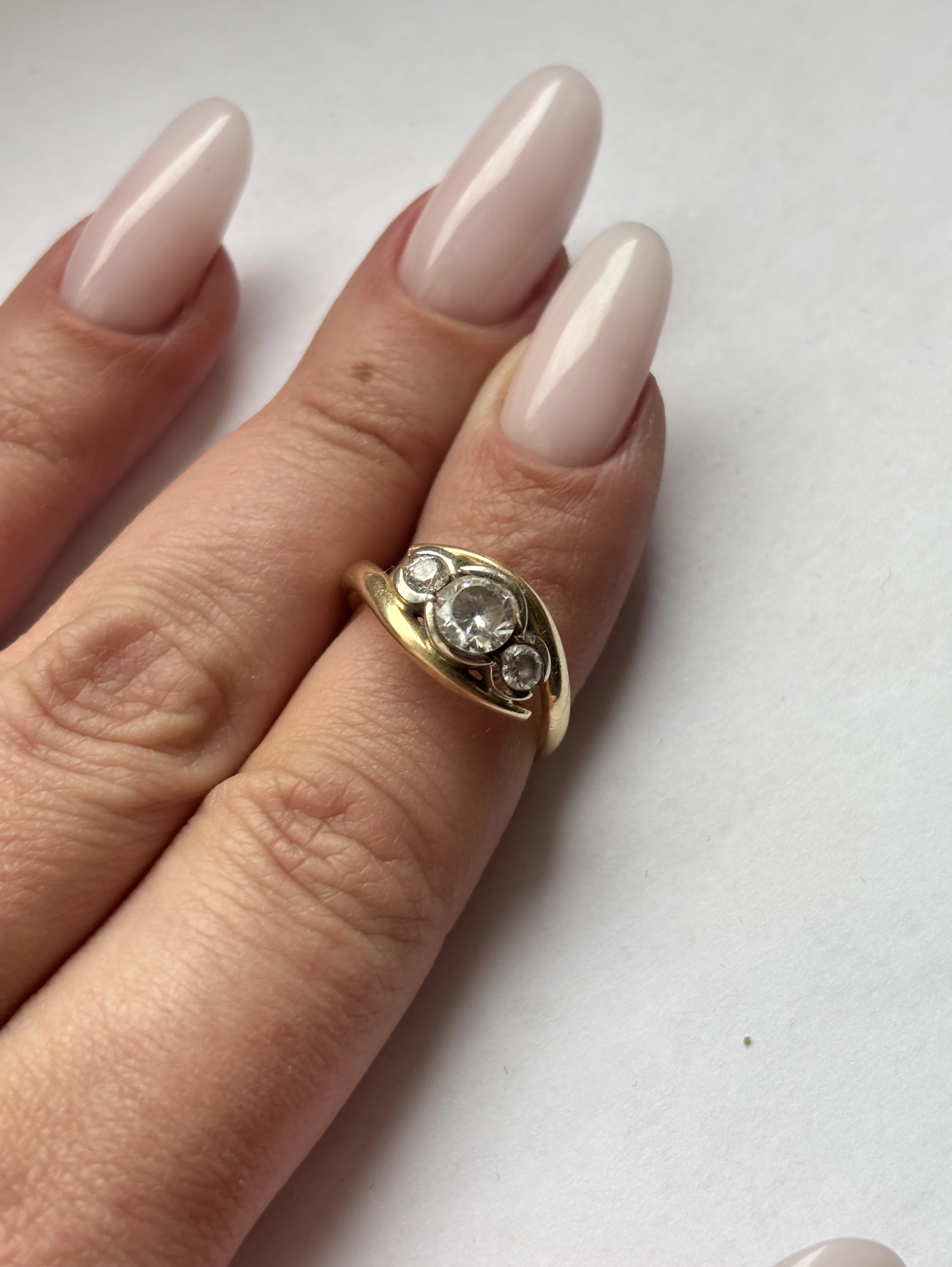 elegancki-pierscionek-585-14k-zloto-w-najlepszym-wydaniu-ean-gtin-5900025448069