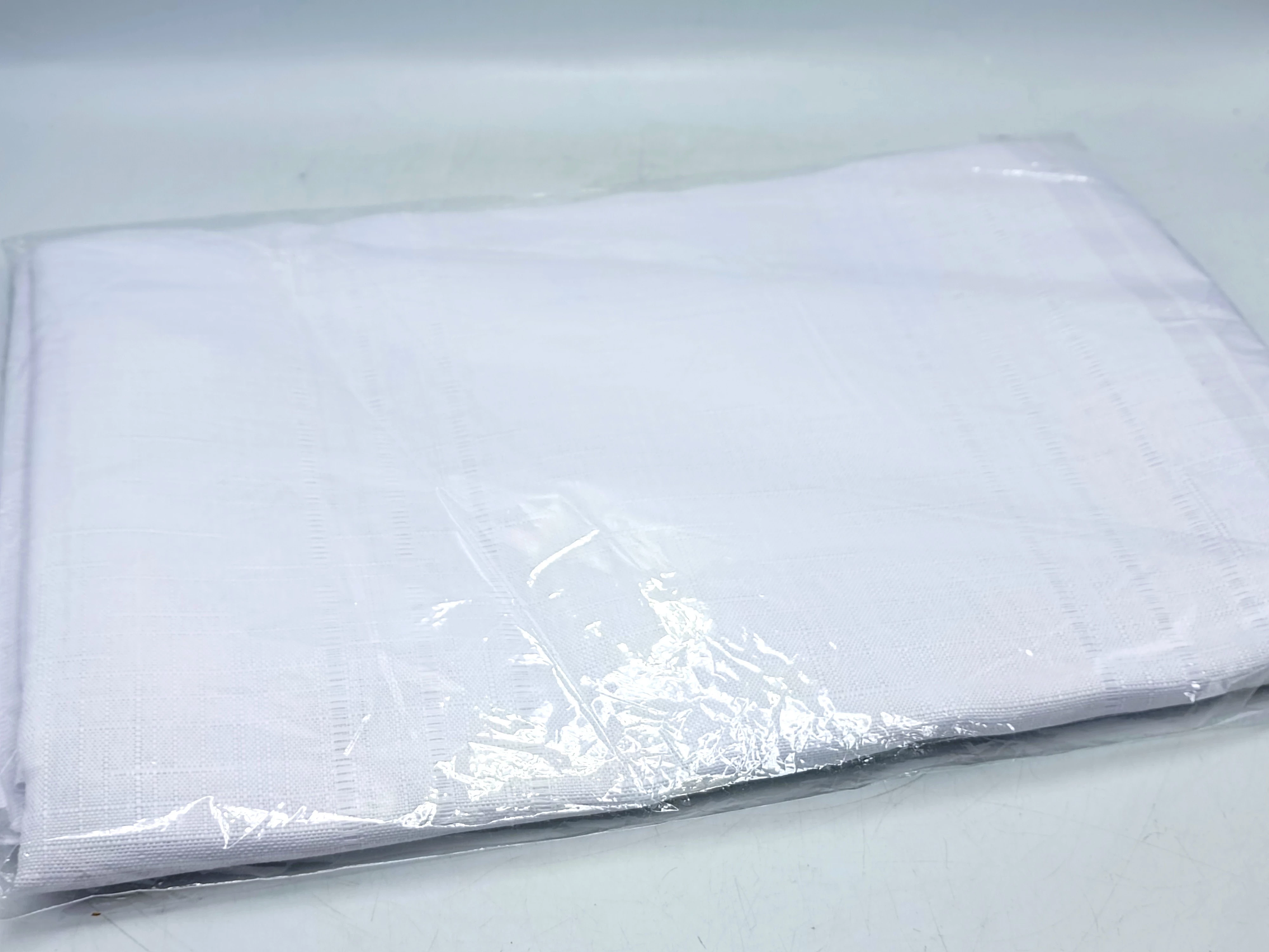 obrus-bialy-160x220-cm-dlugosc-22000