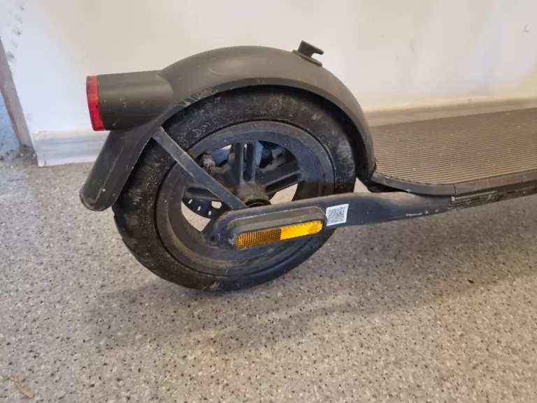 HULAJNOGA ELEKTRYCZNA XIAOMI ELECTRIC SCOOTER 4
