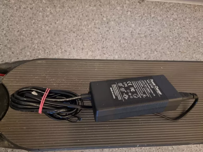 HULAJNOGA ELEKTRYCZNA XIAOMI ELECTRIC SCOOTER 4