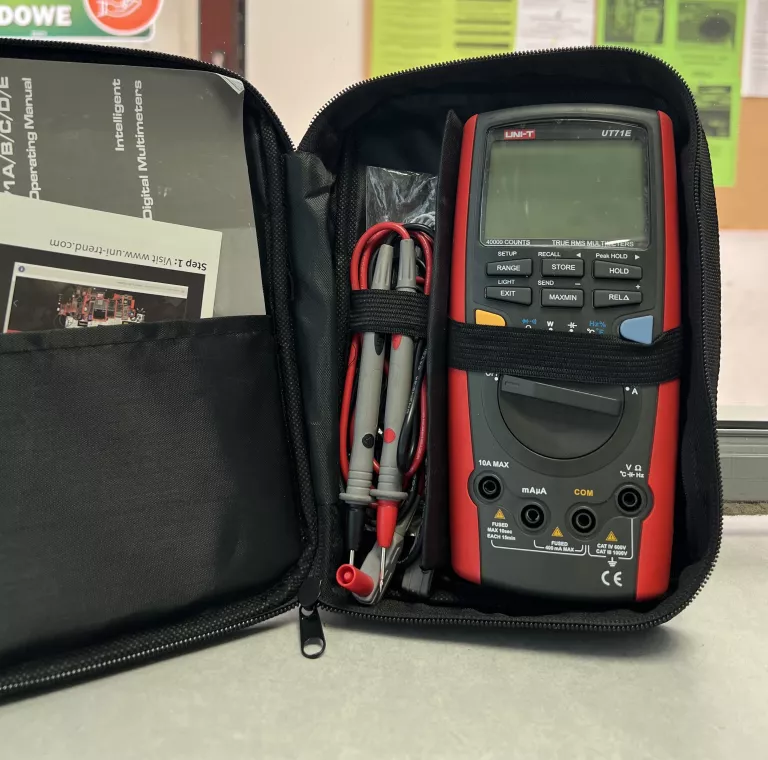 MIERNIK UNIWERSALNY UNI-T UT71E