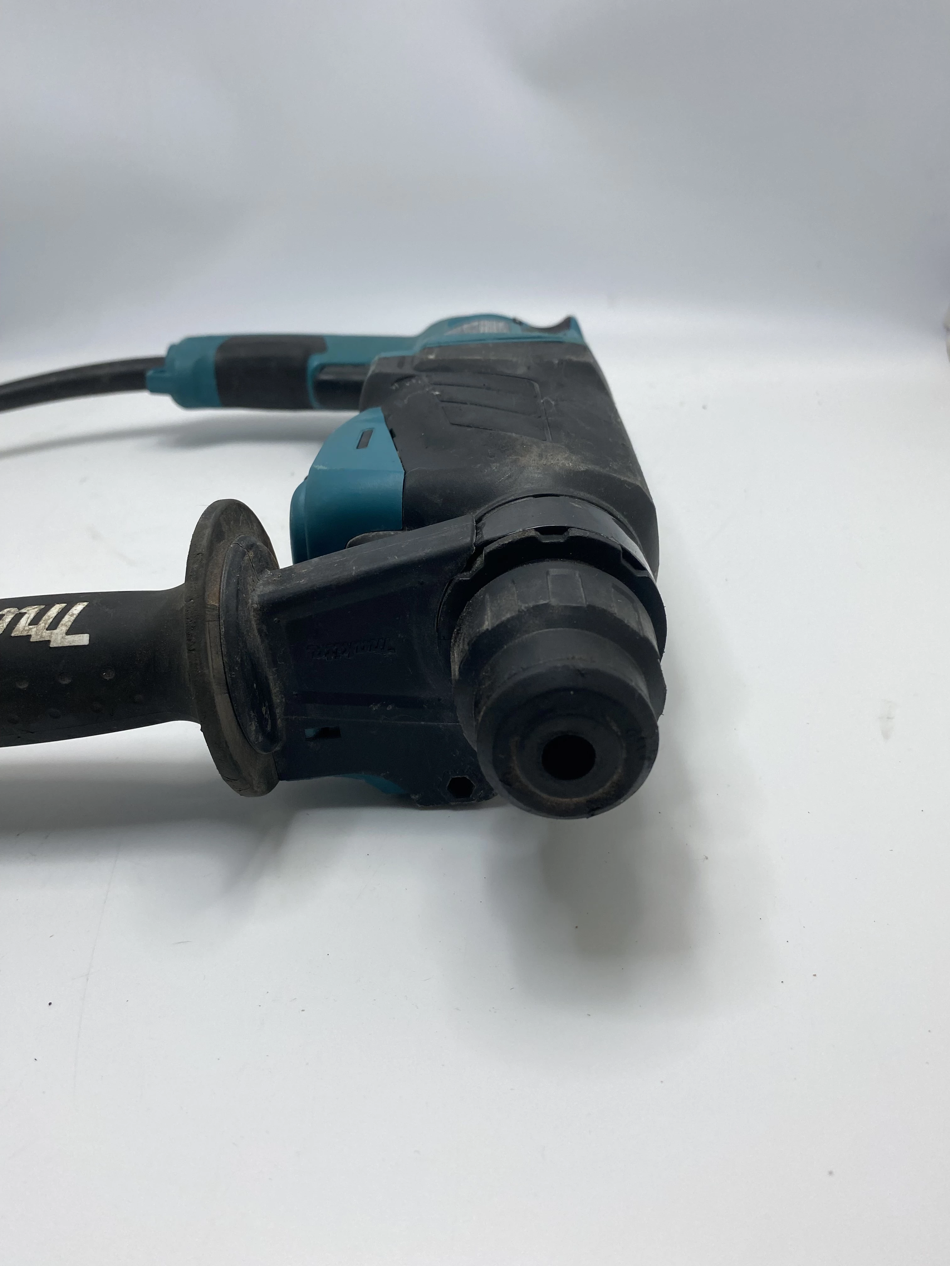 mlotowiertarka-makita-hr-2630-walizka-typ-uchwytu-128474-1