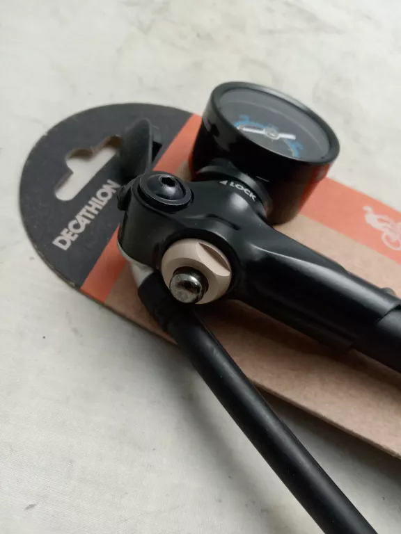 POMPKA ROWEROWA DECATHLON B.TWIN 940