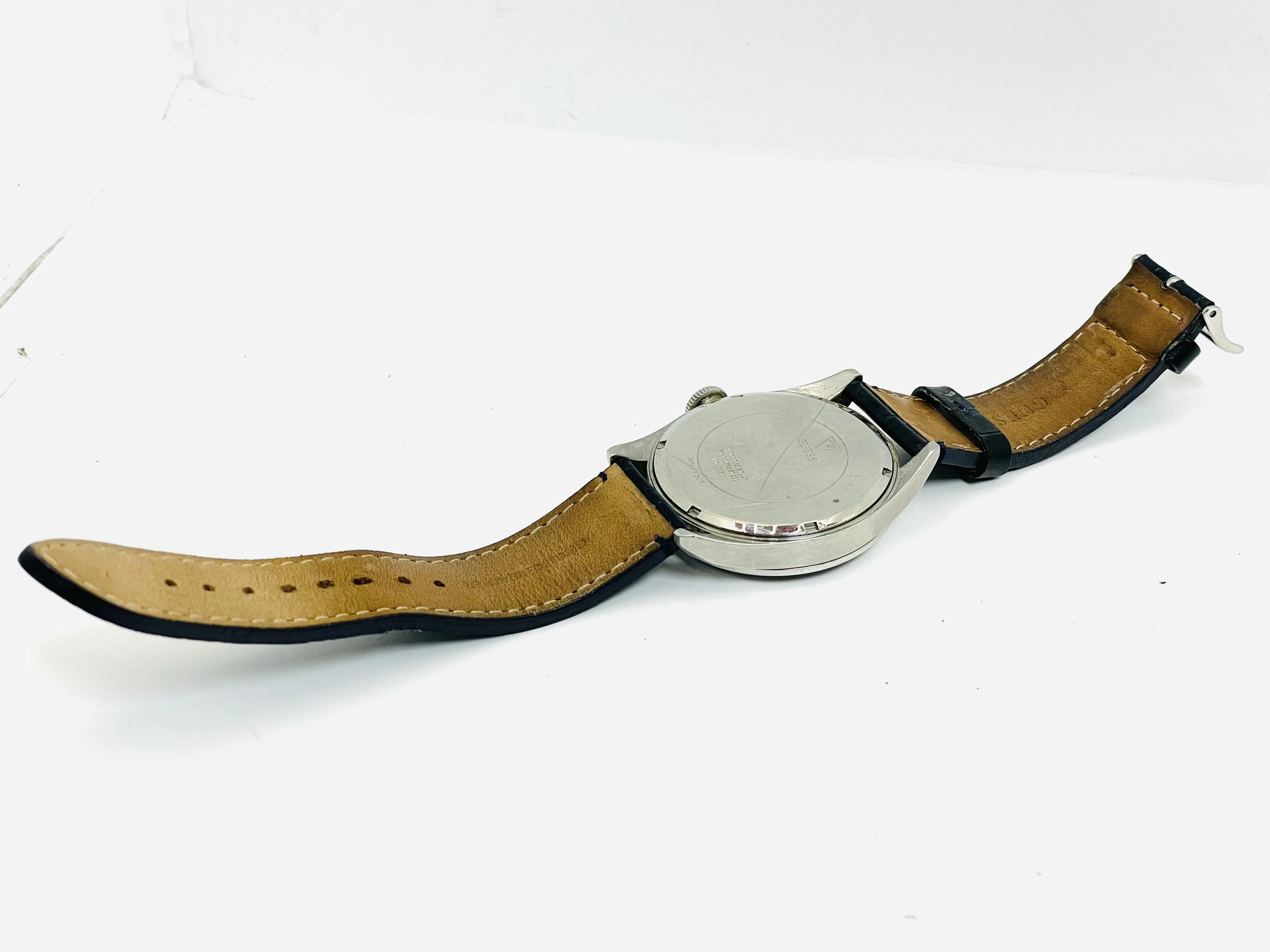 zegarek-guess-w0658g1-ksztalt-koperty-129223-2