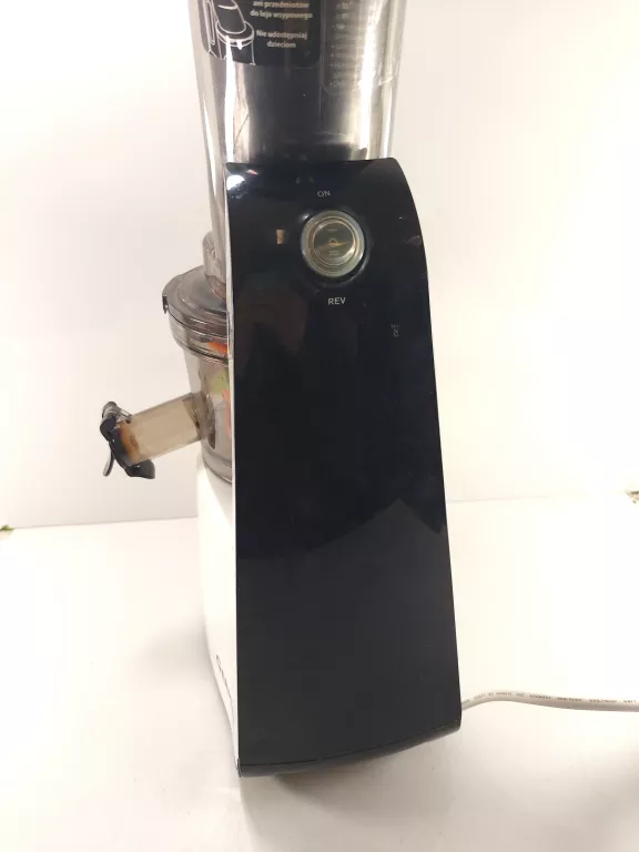 WYCISKARKA WOLNOOBROTOWA MAX600W GERMIN