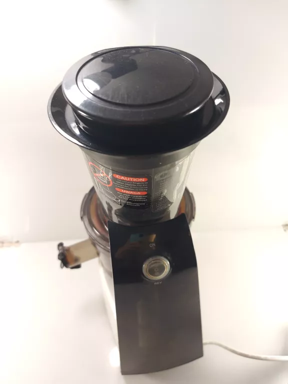 WYCISKARKA WOLNOOBROTOWA MAX600W GERMIN