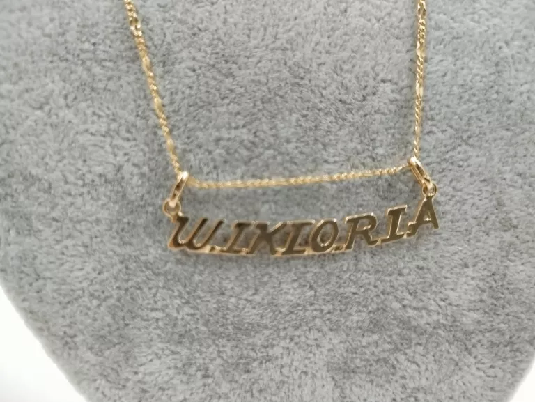 UŻYWANY ZLOTY ŁANCUSZEK Z ZAWIESZKĄ IMIENIEM WIKTORIA PR 585/G4.41/44 CM