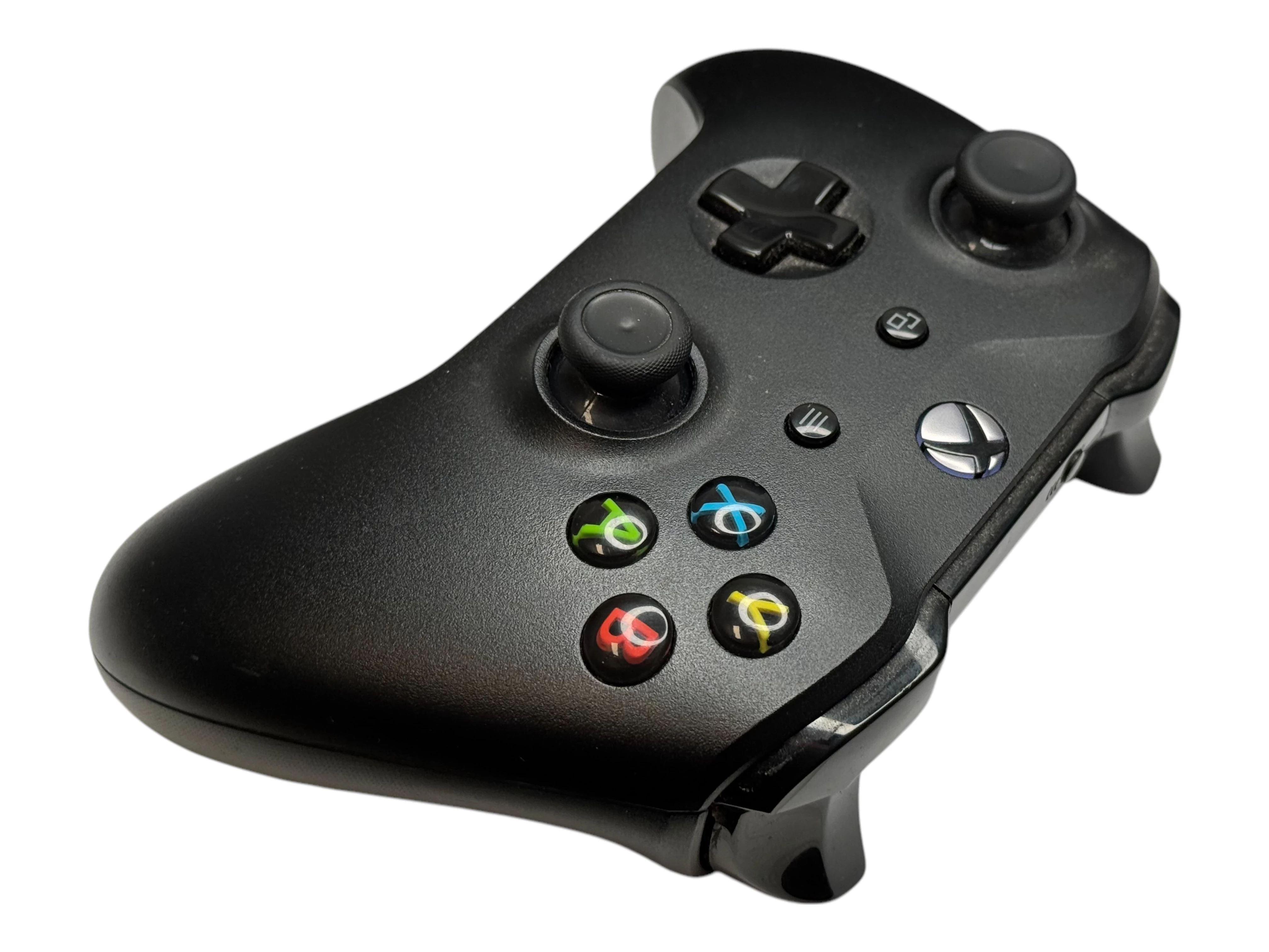 konsola-xbox-one-x-1-tb-czarny-gta-v-kolor-206002-225590