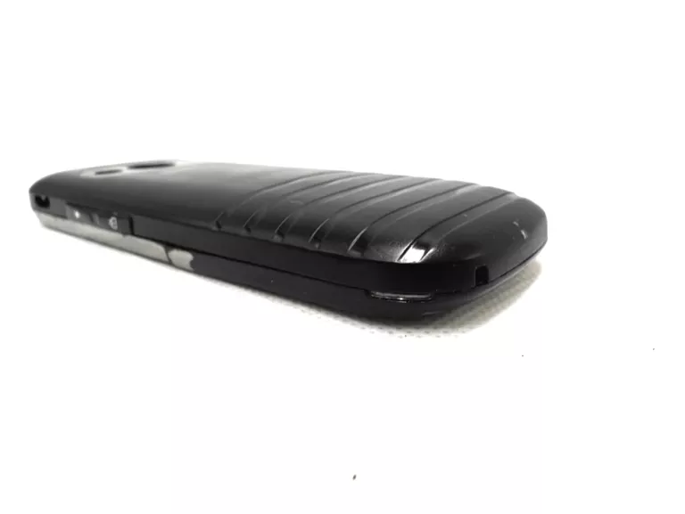 TELEFON MAXCOM MM720BB Z ŁADOWARKĄ
