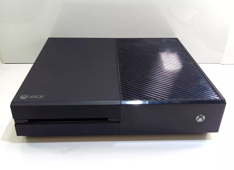 KONSOLA XBOX ONE 500GB + PAD + 2GRY