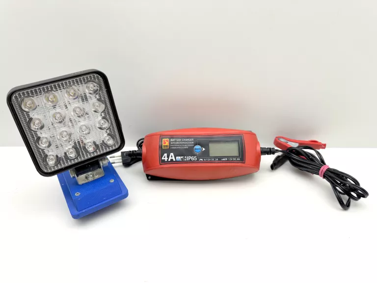 ŁADOWARKA PROSTOWNIK DO AKUMULATORA 6V 12V 4A I LAMPA ROBOCZA NL0048L 48W
