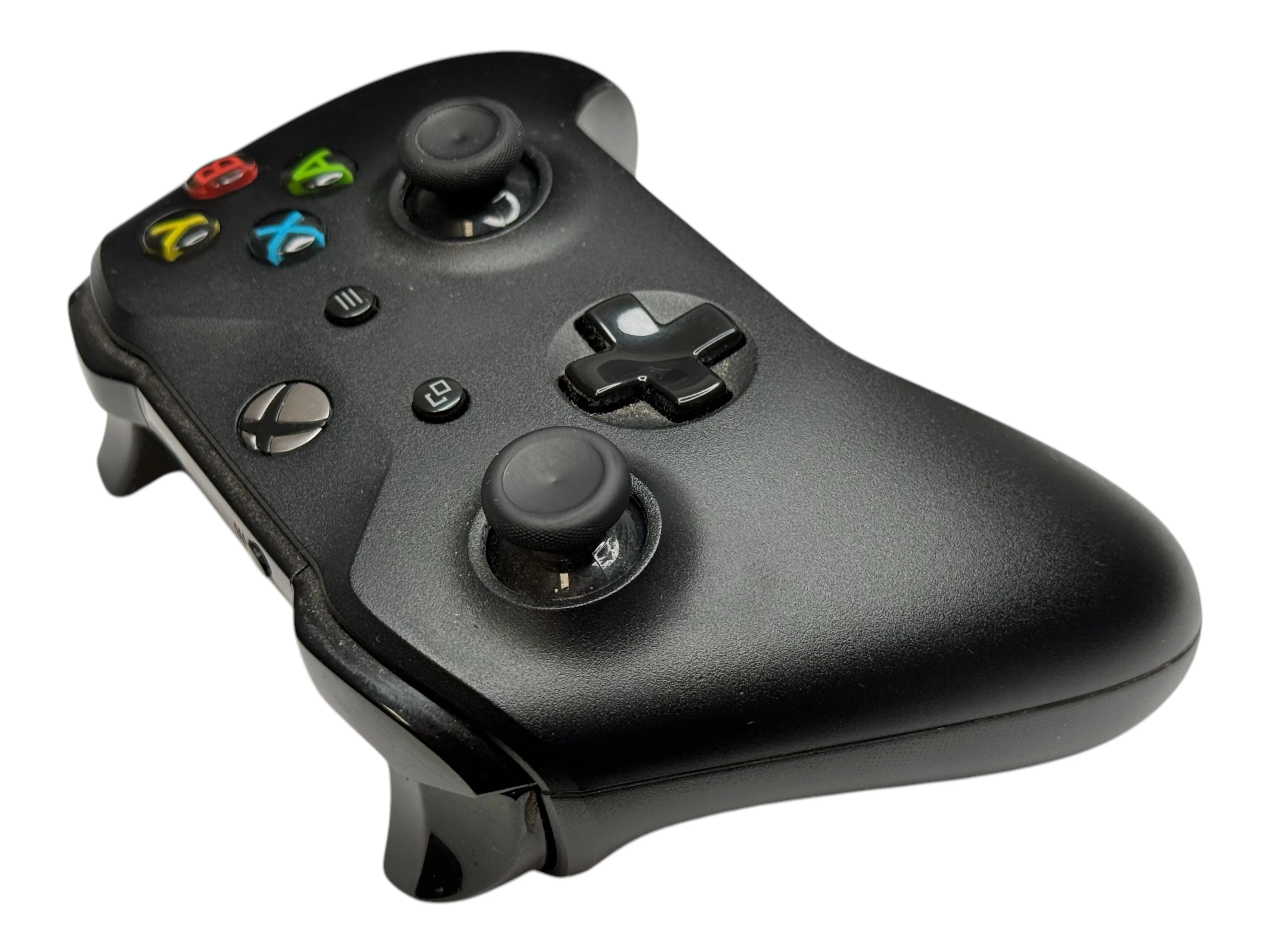 konsola-xbox-one-x-1-tb-czarny-gta-v-stan-11323-2